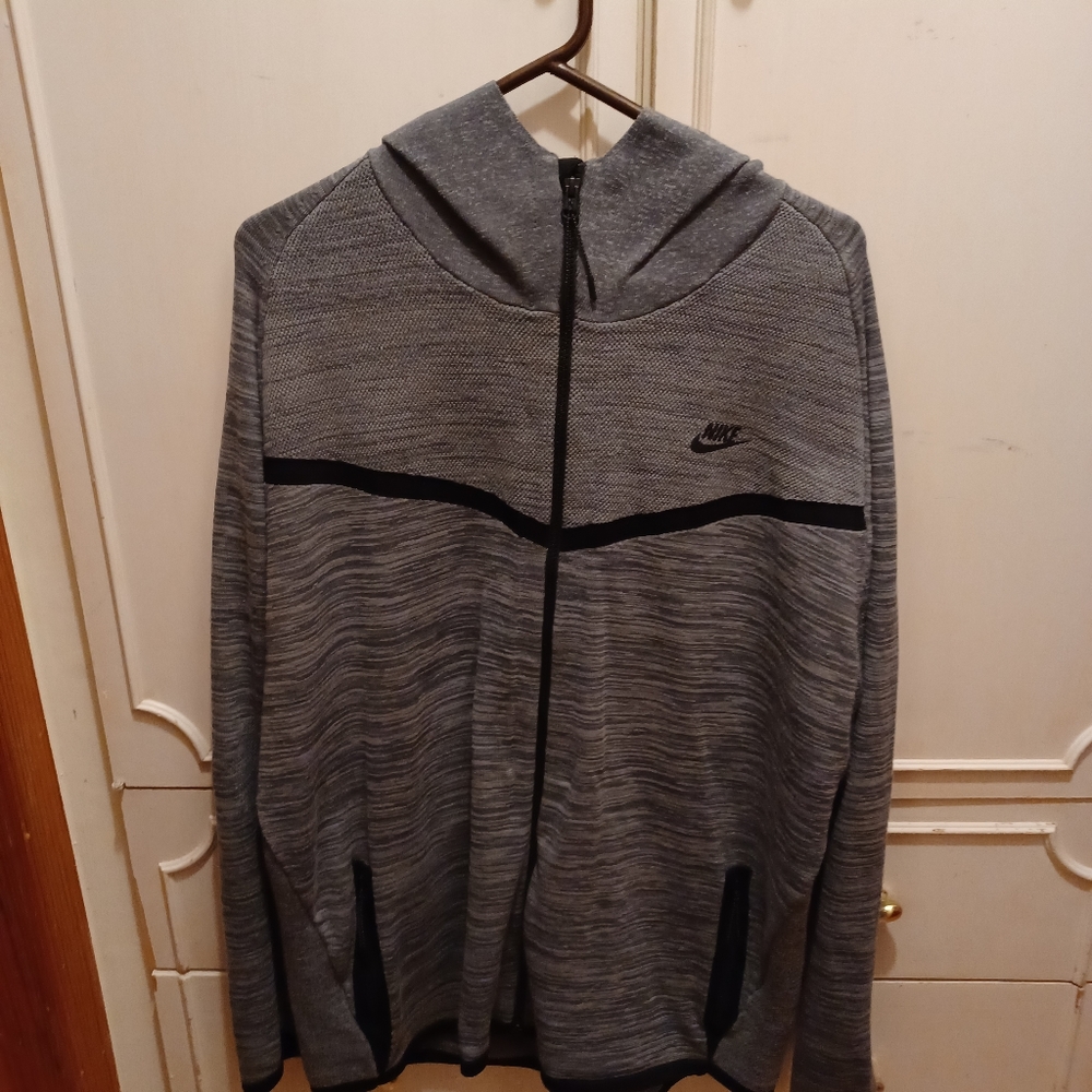 Nike tech fleece flynit